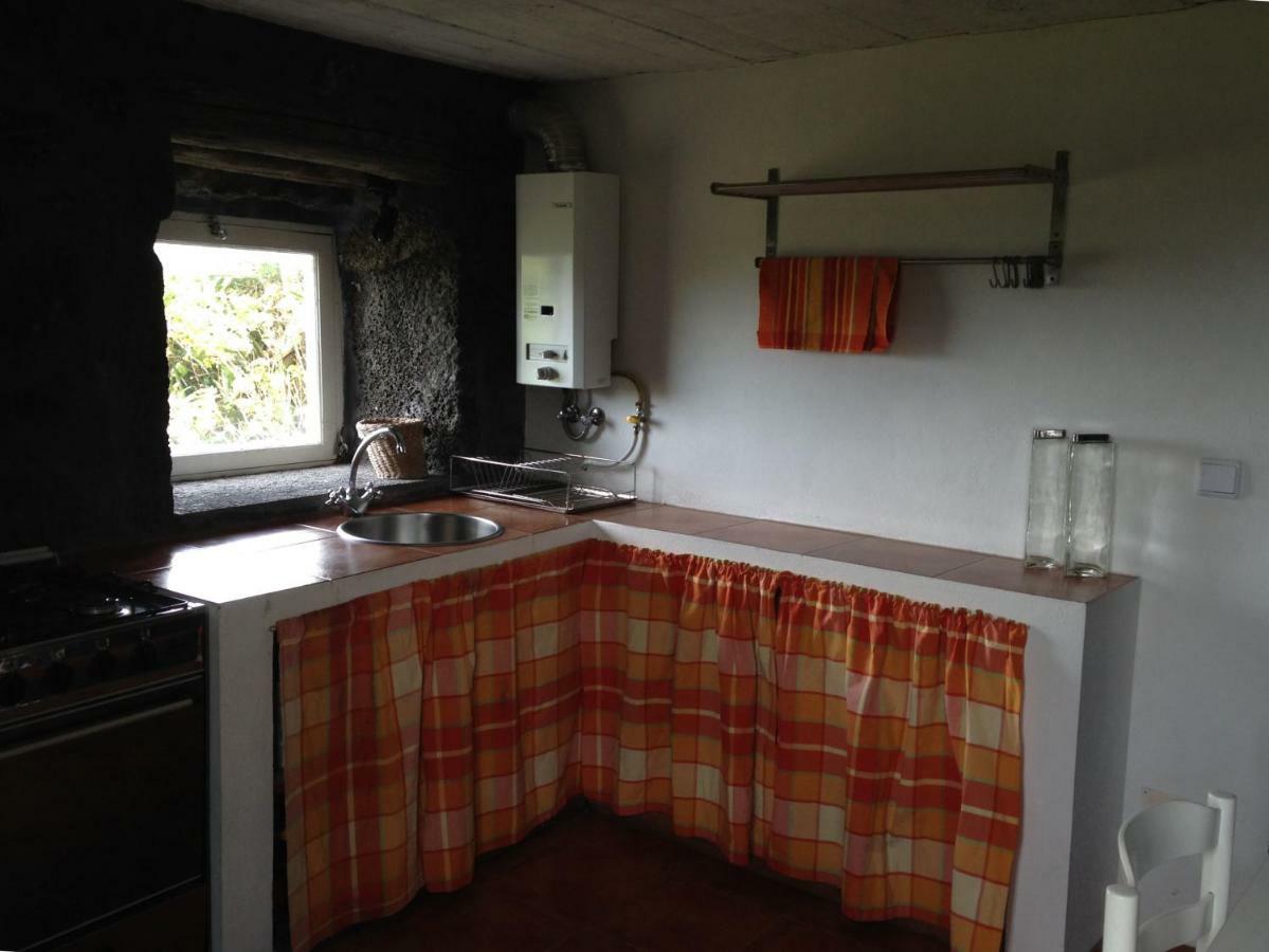 Casa Da Lava Guest House Sao Roque do Pico Ngoại thất bức ảnh